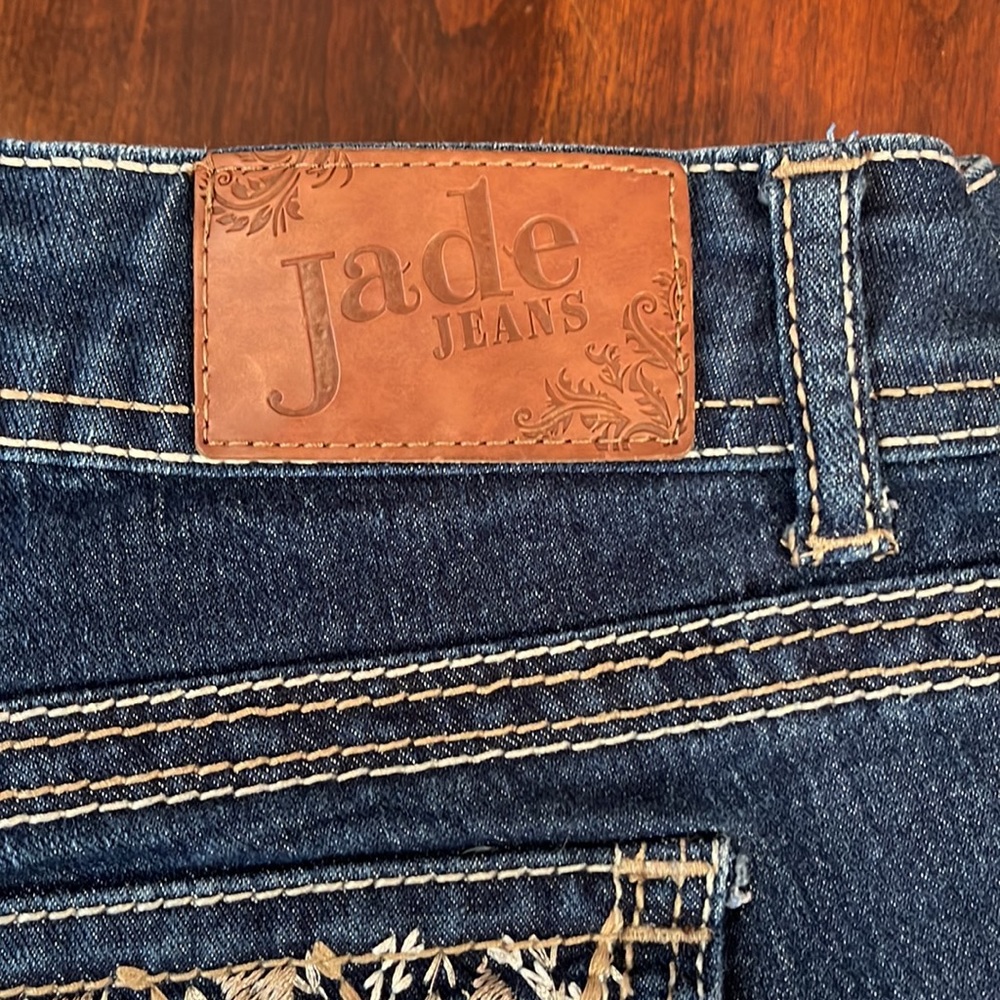 Jade Jeans Capris - Picture 3 of 8